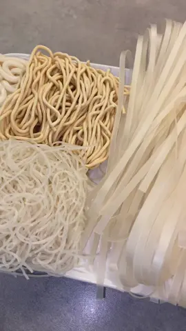 Asiatische Nudeln richtig zubereiten 🍜✨ #asiatisch #essen #kochen #foryou #foryoupage #fyp 