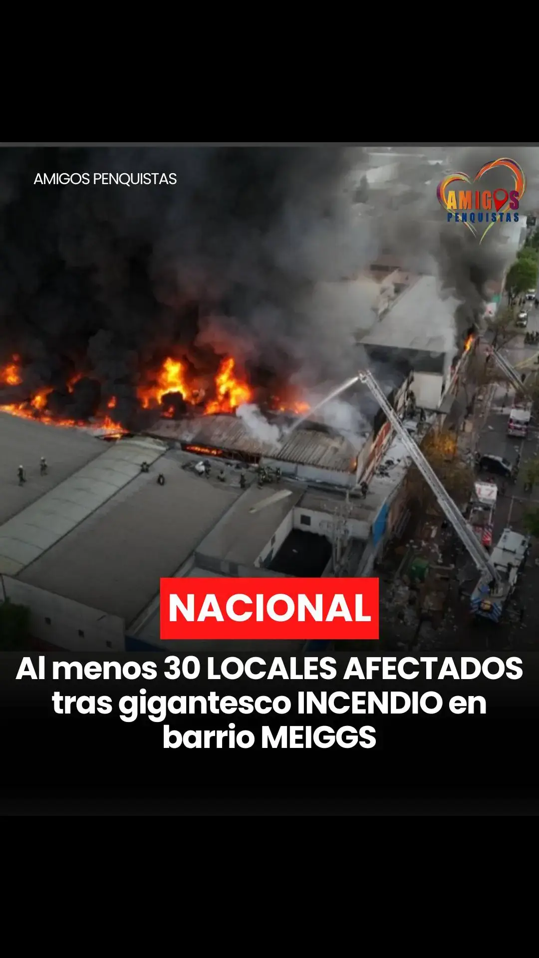 #APInforma #NACIONAL **FOTOS - VIDEOS**  Un incendio de gran magnitud fue reportado la mañana de este domingo en el barrio Meiggs, en el límite de las comunas de Santiago y Estación Central, tras la explosión de un cajero automático, en el contexto de un intento de robo. Toda la información en el link de nuestro perfil 