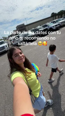 Muy dentro de mi esta triste porque esta creciendo peeo a la misma ves estoy emocionada de que este creciendo y podamos vivir este tipo de cosas juntos (ya mas consciente el) #maternidad #mamaehijo #sermama 
