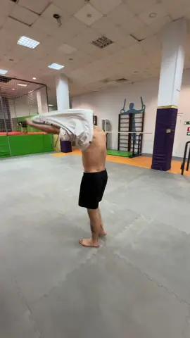 Тгк: kajooo_stw🖤 #doublebackflip #trick #tricking #aesthetic #hooked #amazing #kajooo_demons #doubleflip 