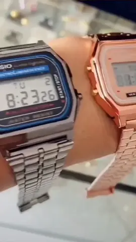 Esse é o nosso querido relógio Digital WR, campeão de vendas em nosso site. Feito para combinar com qualquer estilo. Construído com materiais de alta qualidade, tornando Leve e confortável no pulso,  ideal para o uso diário. Por um preço incrível é a escolha perfeita para quem busca estilo, durabilidade e funcionalidade em um único produto. Aproveite enquanto durarem os estoques. 📍 Aceitamos pagamentos via Pix, cartão de crédito ou boleto. 📍 Ofertas de frete grátis para todo o Brasil. 📍Garanta o seu pelo nosso site em www.fiorelajoias.com.br  Ou clique no link da nossa Bio no Instagram!  #FiorelaJoias #ColarPersonalizado #Pingentes #Prata #prata925 #Ouro18k #AçoInoxidável #joias #semijoias #relogio #relogiodigital #relogiocasio #smartwatch