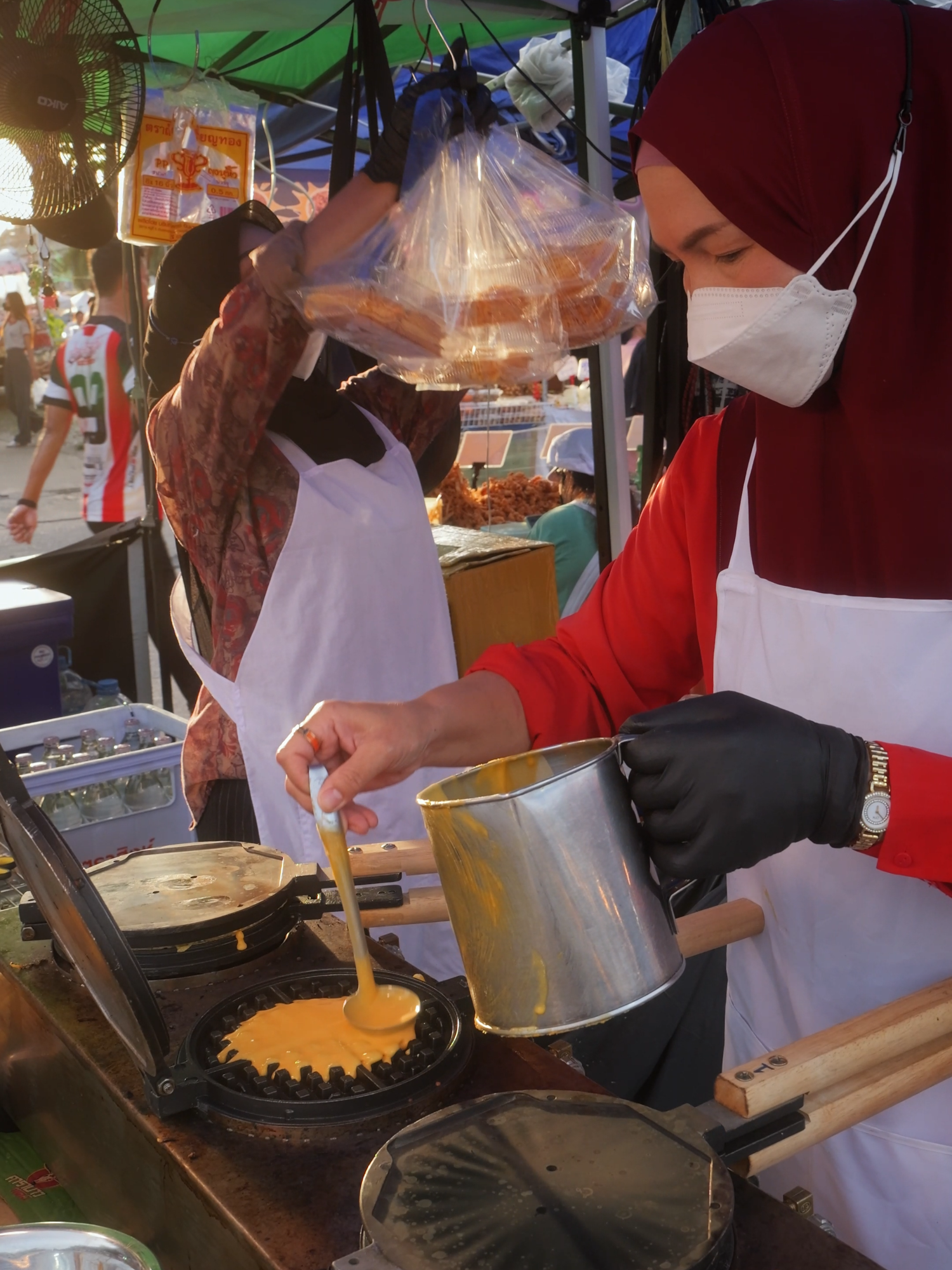 Delicious! Thai Waffle with Corn, Bangkok Night Market #foodie #foodtiktok #tiktokfood #tiktokfoodie #streetfood #foodvideo #foodshorts #foodmaking #Thaistreetfood #thaifood #thaifood #nightmarket #market #thainightmarket #thaimarket #thailandmarket #waffles