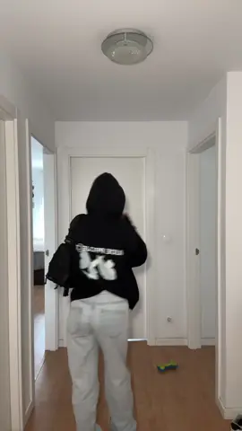 outfit check 🖤