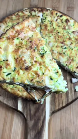 Quiche sans pâte 😋😋#recette #recettefacile #quiche #legumes #healthy #regime #reequilibragealimentaire #jeuneintermittent #repas #yummy #france🇫🇷 #kinette_beautyfood #CapCut 