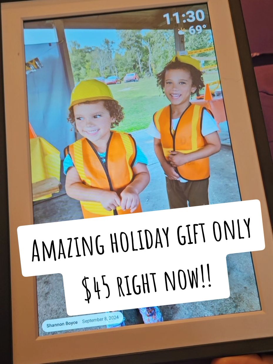 I seriously love this and my family loves it. It's so much easier than printing photos out and framing them and you get a huge variety to look at this way. 10/10!!! I really want to get another one!! #digitalframe #digitalphotoframe  #tiktokshopblackfriday #falldealsforyou #tiktokshopcybermonday #tiktokshopholidayhaul  #bestgifts 