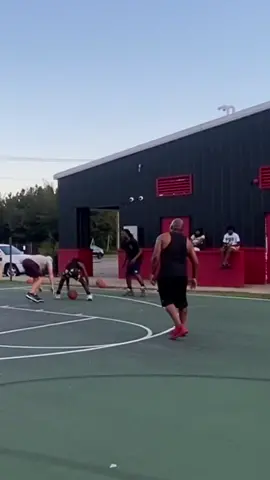 Locked in 🎒🔐 #buckets #hoopers #basketball #ballislife #hooping 