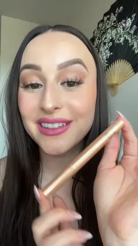 perfect pearl ⚪️✨ should i post more faves from @e.l.f. Cosmetics?! 🥰  #motd #makeuphacks #easymakeup #eyeshadow #elfcosmetics #BeautyTok #beautytips 