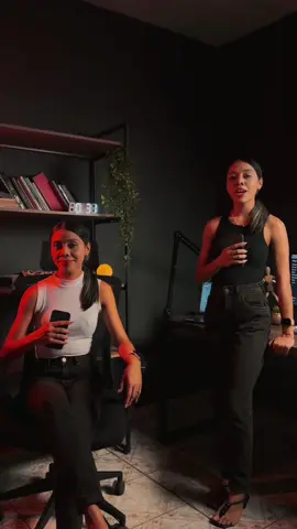 Edição de vídeo divertida? Sim, por favor! Aprenda a fazer efeito clones no CapCut! . . . . #creators #marketingdigital #socialmedia #clone #efeito #capcut #riodejaneiro #dica #edicao 