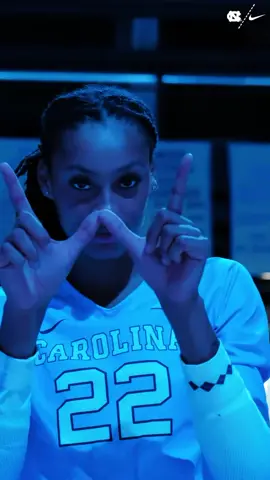 Groovy w it 🪩 #NCAAWVB x 🎥 @UNCvolleyball #fyp #volleyball 