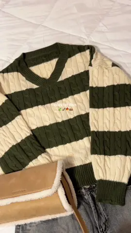 loving this cozy striped sweater!! 🎃🍃 they come in so many colors too, it’s soft on the skin and comfortable for all day wear 😌 • #fall #autumn #fashion #knit #cozy #fallvibes #falloutfits #outfits #fits #fallaesthetic #fallfashion #jeans #baggyjeans #charlesandkieth #sweaters #sweaterweather #purse #furbag #suede #fashiontiktok 