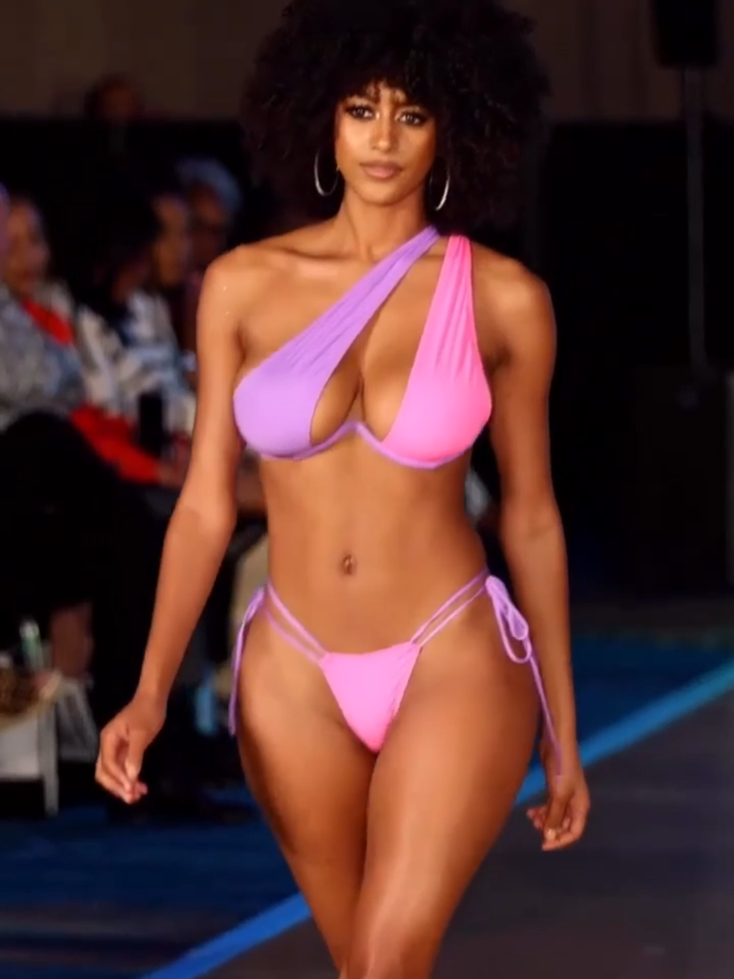 Have you ever been on the runway? Credits: @brianaans #ModelingAgency #TropicalVibes #ModelingLife #IslandParadise