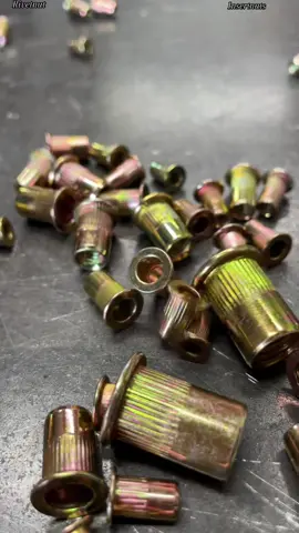 Si eres de los que todavía utiliza tuerca en esas partes reducidas donde es bien difícil trabajar. Déjame compartirte este tipo de remache tuerca bien fácil de utilizar, este kit viene con seis diferentes medidas grandes pequeños y medianos. ##rivet##kit##metric##insert##metal##fastener##expansion
