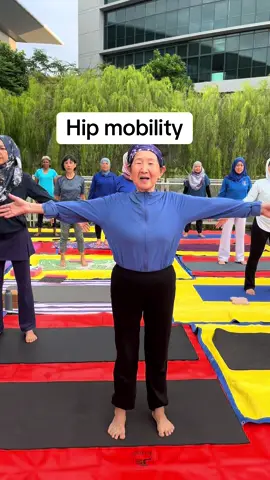 Yoga flow for  happy hips💙🩵