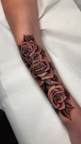 Roses 🌹 #rose #rosetattoo #tattoo #cesenatattoo #girltattoo #armrattoo #rose #flowers #tatuaggio 