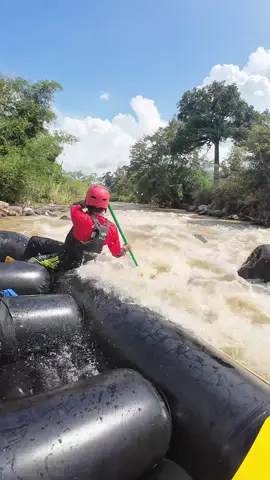 Maju aja terus liat kedepan,  Jangan liat belakang lagi !!! #basarnas #fyp #rafting #rafter #river 