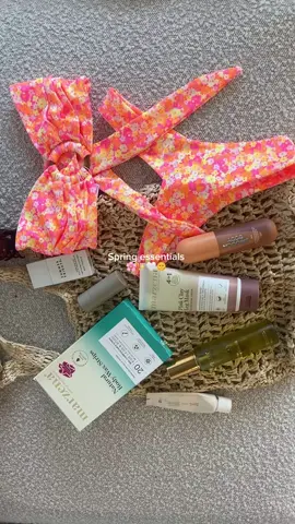Spring essentials for that girl 💁🏽‍♀️🎀💐💅🏼 #springessentials #thatgirl #marzena #hairremoval