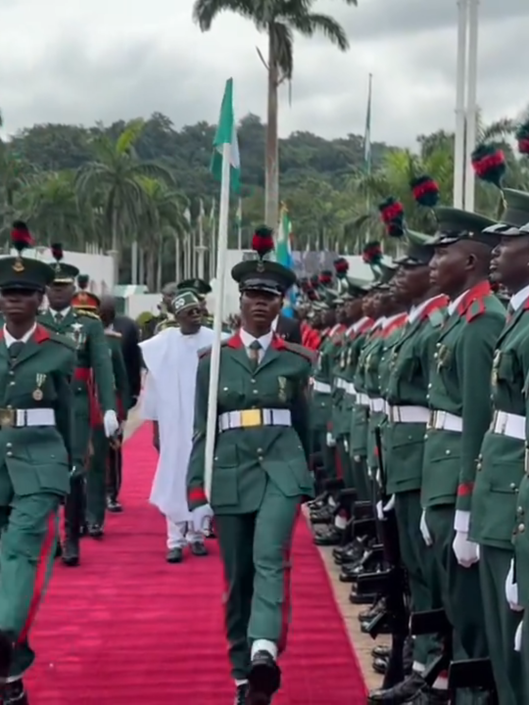 President Bola Tinubu inspects the guard of honour at the forecourt of the Presidential Villa as part of the activities to commemorate the Federal Republic of Nigeria's 64th Independence anniversary celebrations. #IndependenceDay #NigeriaAt64 (Video Credit: D Olusegun)