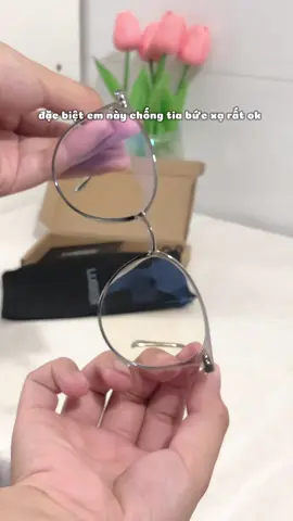 đi học mấy đứa bạn cứ xin in4 kính mãi, mà kính xinh thật🥹🥹 #xh #viral #lamdep #unbox #matkinhxinh 