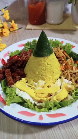 nasi kuning simpel pakai rice cooker  #fyp #fypfage #cooking #simplecooking #nasikuningricecooker 