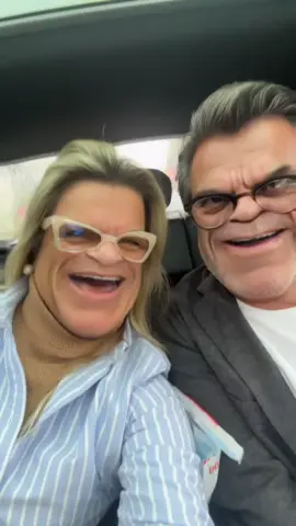 🤣🤣 BACKSTAGE in the CAR Watch till the end… Jetzt wisst Ihr, warum wir so lange verheiratet sind! ;-) #nowordsneeded #coupletravel #carentertainment #thomasanders #claudiaweidunganders #tournée #france #fyp #happytogether
