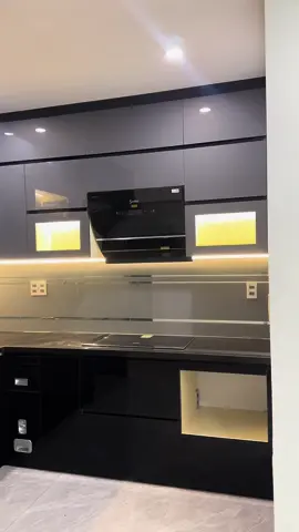 Lại một chiếc bếp nhỏ xinh được lên hình #xuhuong #tubepdep #noithatthongminh #noithatnhadep #tubepdep2024 #phongkhachhiendai #noithathiendai #phongngudep #nhapho #phongkhachdep 