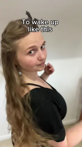 Princess waves 🌸 Heatless hairstyle 🤩  #heatlesscurls #longhair #princesshair #hairtok 