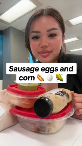 My coworker’s hubby peels and cuts fruit everyday for her lunch!! How cute!!!! #toronto #fyp #eat #eatingshow #eatwithme #mukbang #mukbangeatingshow #tiktokfoodie #food #foodtiktok #Foodie #eating #lunch #lunchtime #breaktime #havelunchwithme #havelunch #office #officelife #lunchintheoffice 