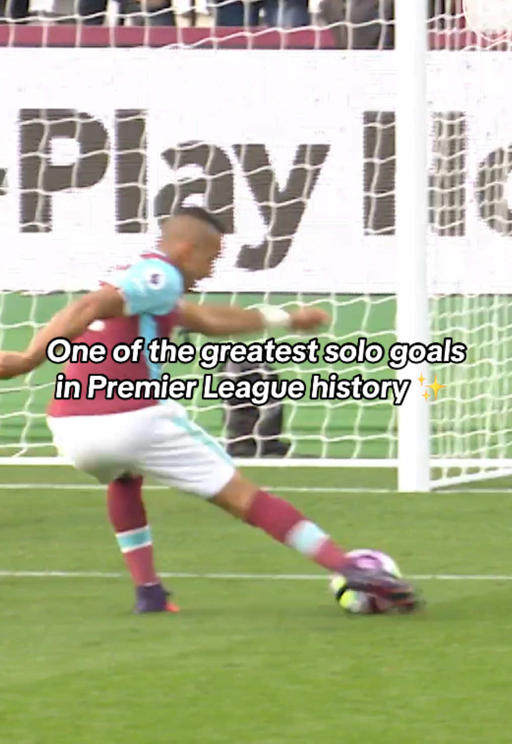 Payet fooling both defenders and cameramen 🤯 #Payet #Goal #Football #PremierLeague #WestHam 