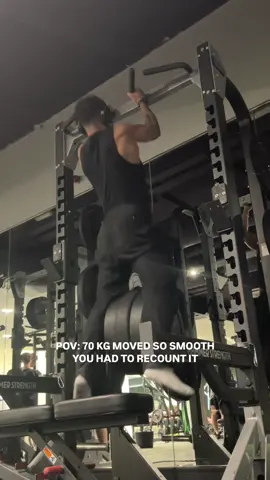First rep felt like bodyweight man 🥵 #calisthenics #pullups 