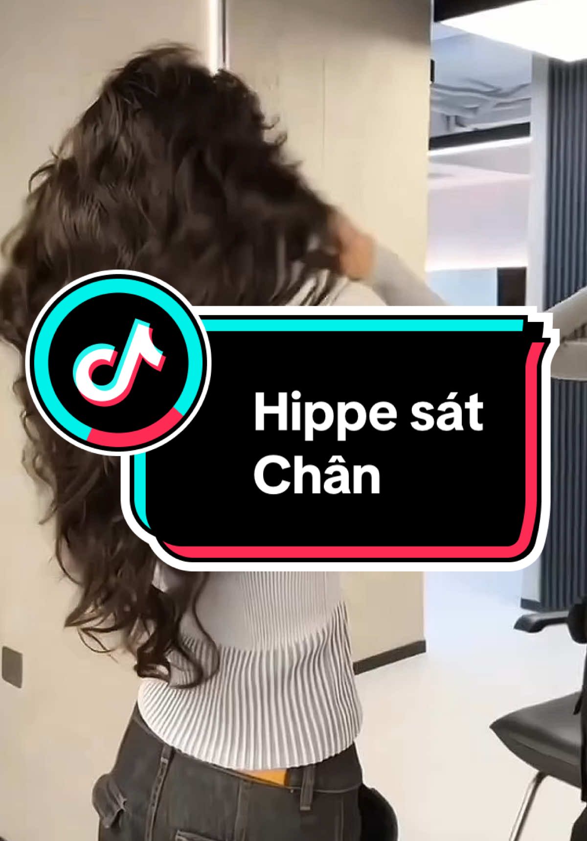 Hippe sát chân