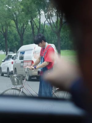 Lanjutkan menonton lebih banyak serangkaian