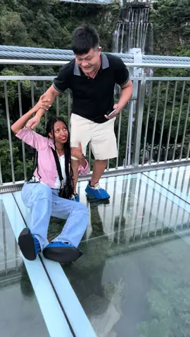 China🇨🇳 #chinaglassbridge #scarymoments #funnyvideo 