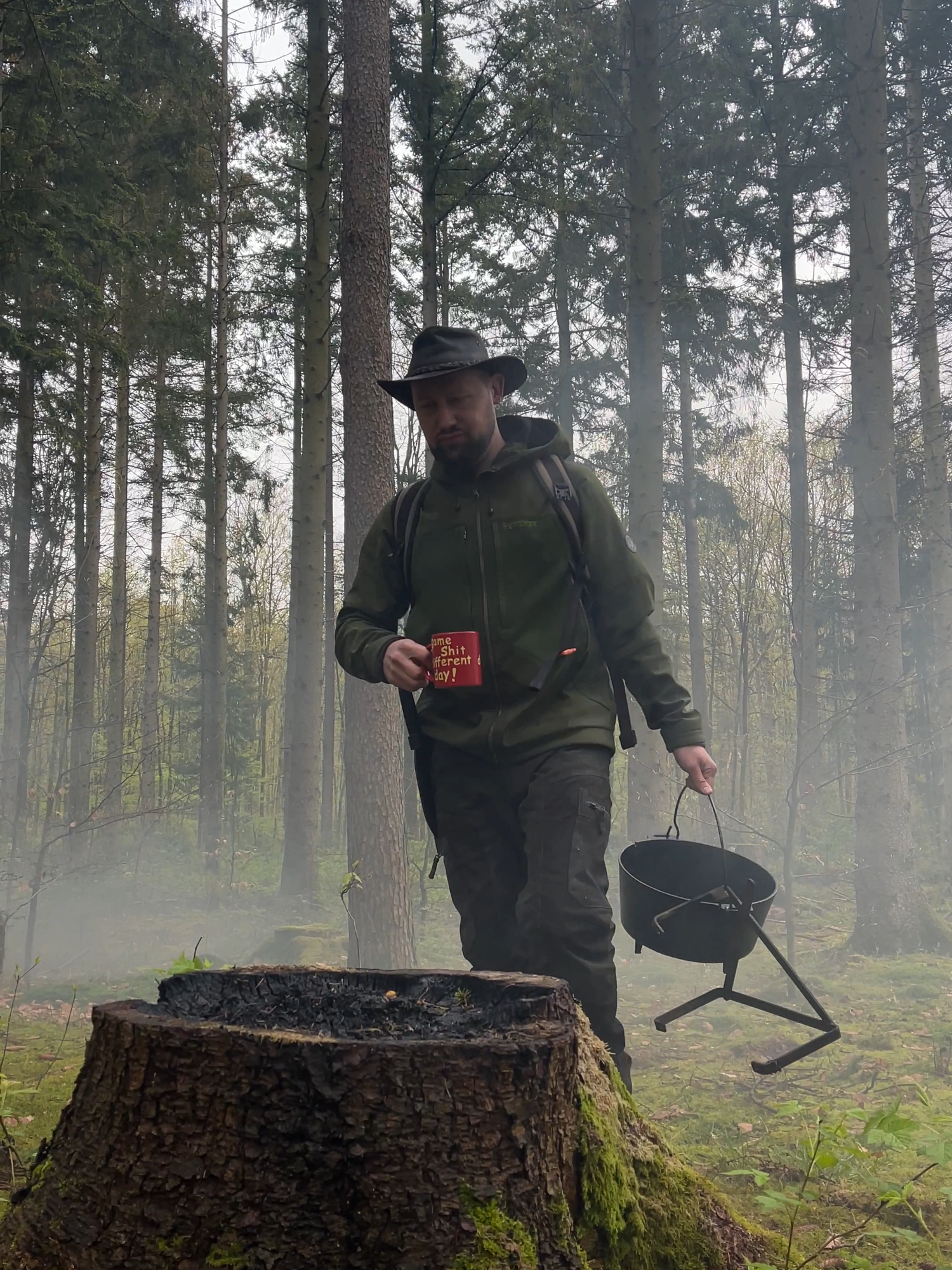 Here you see a natural born tiger in the forest 🌲 😎 #firekitchen #outdoorcooking #nature