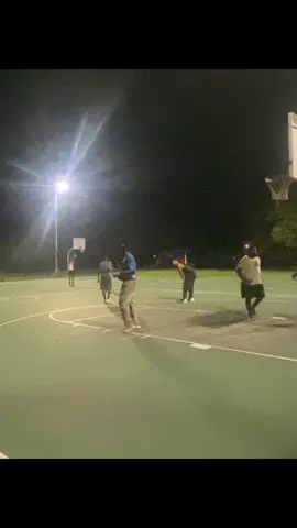 They tried to double team me #hoopers #buckets #basketball #hooping 
