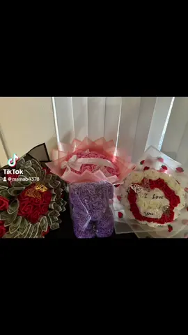 Its the little things that matter 🧸🎀 #giftideas #anniversary #giftforher #giftideasforher #bear #present #roses #proposal #Homecoming #surprise 