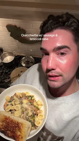 Orecchiette w/ sausage & broccoli rabe 🍝 This is a common recipe but it hitssss #cooking #cookwithme #pasta #pastarecipes #italianfood #weeknightmeals #recipeideas 