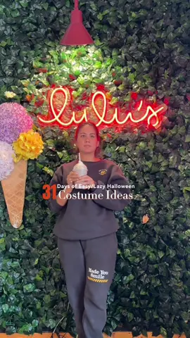 Who doesn’t love a little netflix and chill 🍿🍦#onthisday #halloweencostume 