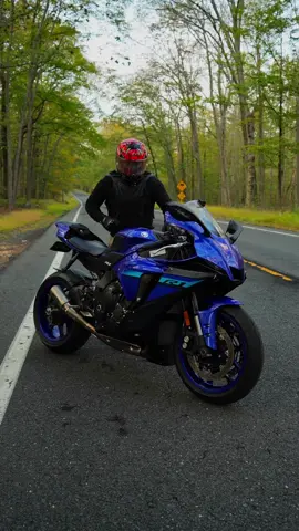 ❤️‍🔥🎶….#motorcycle #1000cc #yamahar1 #yamahar1m #scproject #scprojectexhaust #mt09 #mt07 #zx6r #ninja650 #zx10r #h2 #cbr1000rr #s1000rr #riding #nightride #bikelife #acceleration #fast #speed #motivation #yamaha #yamahar6 #ukbikelife #girls #fy #fyp #foryou #foryoupage #foryourpage #CapCut