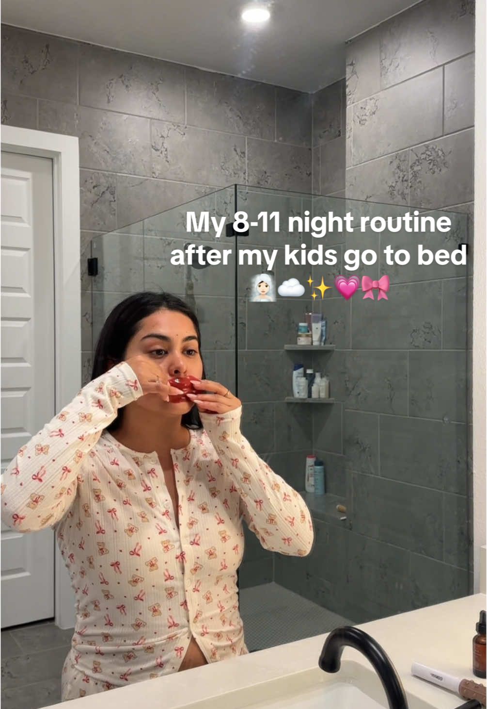 Time for mom to relax🧖🏻‍♀️ #momlife #nightroutine #selflove #SelfCare #thatmom #family #boymom #night #routine #relax #peaceful #youngmom #girly 