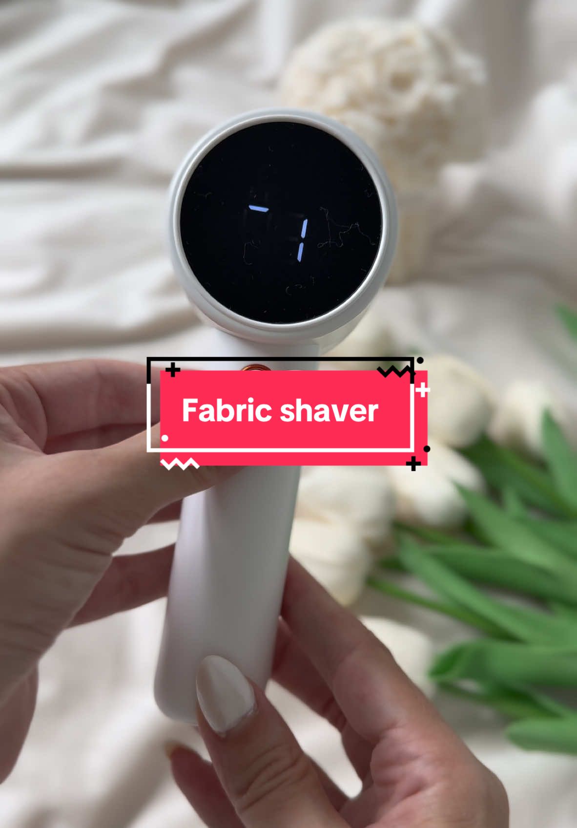 This is how I make every time my blankets looks new. I just shave it with this little fabric shaver. #electricfabricshaver #fabricshaver #fabricshaver #falldealsforyou #tiktokshopfinds #tiktokshopblackfriday #tiktokshopcybermonday #tiktokshopholidayhaul 