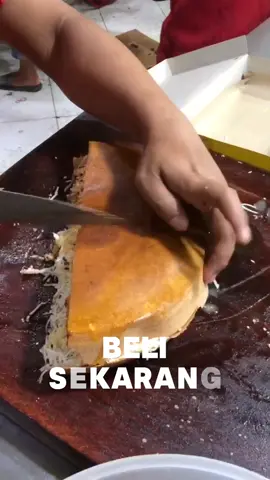 Topping Kue Bandung BADOET tuh kayak saldo rekening awal bulan, melimpah ruah, bahkan sampai tumpah-tumpah. 😋🍰 Kamu bisa pilih toping sesuai selera kamu, dan nikmati kelezatannya bersama orang kesayanganmu. 😂❤️🍫 Kue Bandung BADOET tuh kayak temen yang selalu ada, siap nemenin kamu dan bikin harimu lebih berwarna. 🤭🍓🍰 Ingin menikmatin kenikmatan Kue Bandung yang Istimewa? Ke BADOET aja. #KueBandungBADOET #ToppingMelimpah #BadoetBikinBahagia #ToppingBanyakBanget #BadoetBikinKetagihan #KueBandungEnak #kuebandung #martabak #kueterangbulan #terangbulan #hoklopan #martabakbangka #kuebandung #martabak #kuebandungpandan #martabakmanispandan #terangbulan #badoet #martabakbadoet #martabaksemarang #martabakbadoettlogosari