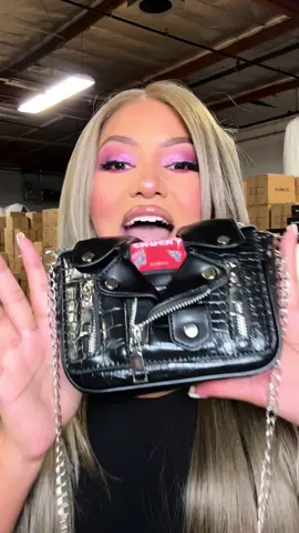 The Moment EVERYONE has been waiting for! The ICONIC VIRAL SOLD OUT Tiff Bag is making its comeback like shes never left! But wait there’s more . . . The ICON Ghostface will be making his special appearance and i dont think you guys are ready for whats under our sleeves 🤭 You guys DO NOT WANT TO MISS OUT THIS OCTOBER 10TH!!! IT IS GOING TO BE UNLIKE ANY OTHER SPOOKY LIVE 🤭🖤🦇