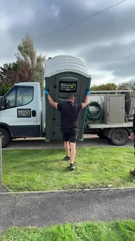 Ever wondered how portaloos are delivered? #portaloo #construction #buildingsite #sitework #tradies 