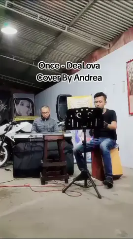 Ingin menjadi mimpi indah dalam tidurMu #once  #oncedealova  #oncedealovacover  #fypシ゚viral  #sekarkencana  #coverlagu  #musisi  #janganlupabahagia  #anak90an  #silent  #ciamispunyacerita 