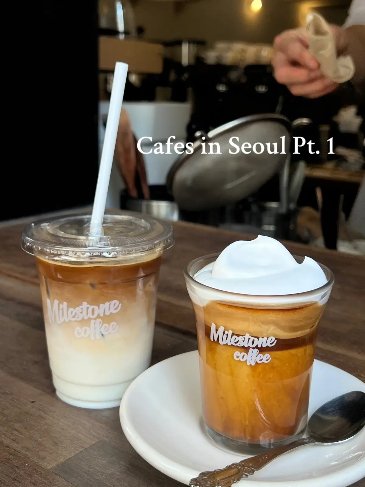 Save & share this with your SEOUL travel buddy!! 😌😌 #seoultravel #seoulcafe #einspanner #creamlatte #seoulkorea #koreancafe 