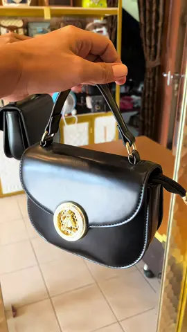 Capek aku belanja di tiktokshop, kemarin beli tas ini dengan harga murah, ternyata sekarang lagi diskon lagi #handbagwanita #tasselempangwanita #shoulderbagwanita 