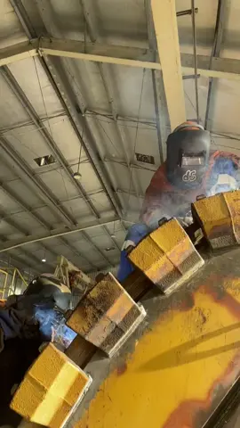 Menyala biji 🔥🔥#trakindoutama #caterpillar #welderindonesia🇮🇩 #storywelder #weldinglife #fypppppppppppppppppppppp 