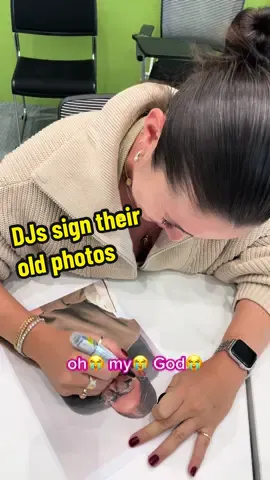 how many aura points did they lose for this? ✍️ #987fm #autograph #TikTokSG