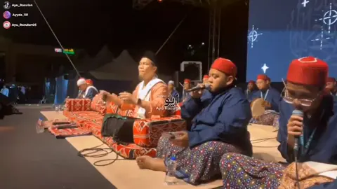 Qasidah Lyrics Ya Robbi Sholli Ala Muhammad ( Iftitah ) By Firqah Al-Masarrah #yarobbishollialaamuhammad #iftitah #lyricsvideo #festivalsunnah2024 #qasidahviral #liriksholawat #kyrelalgayauwi #firqahalmasarrah #sholawat #selawat #sholawatan 