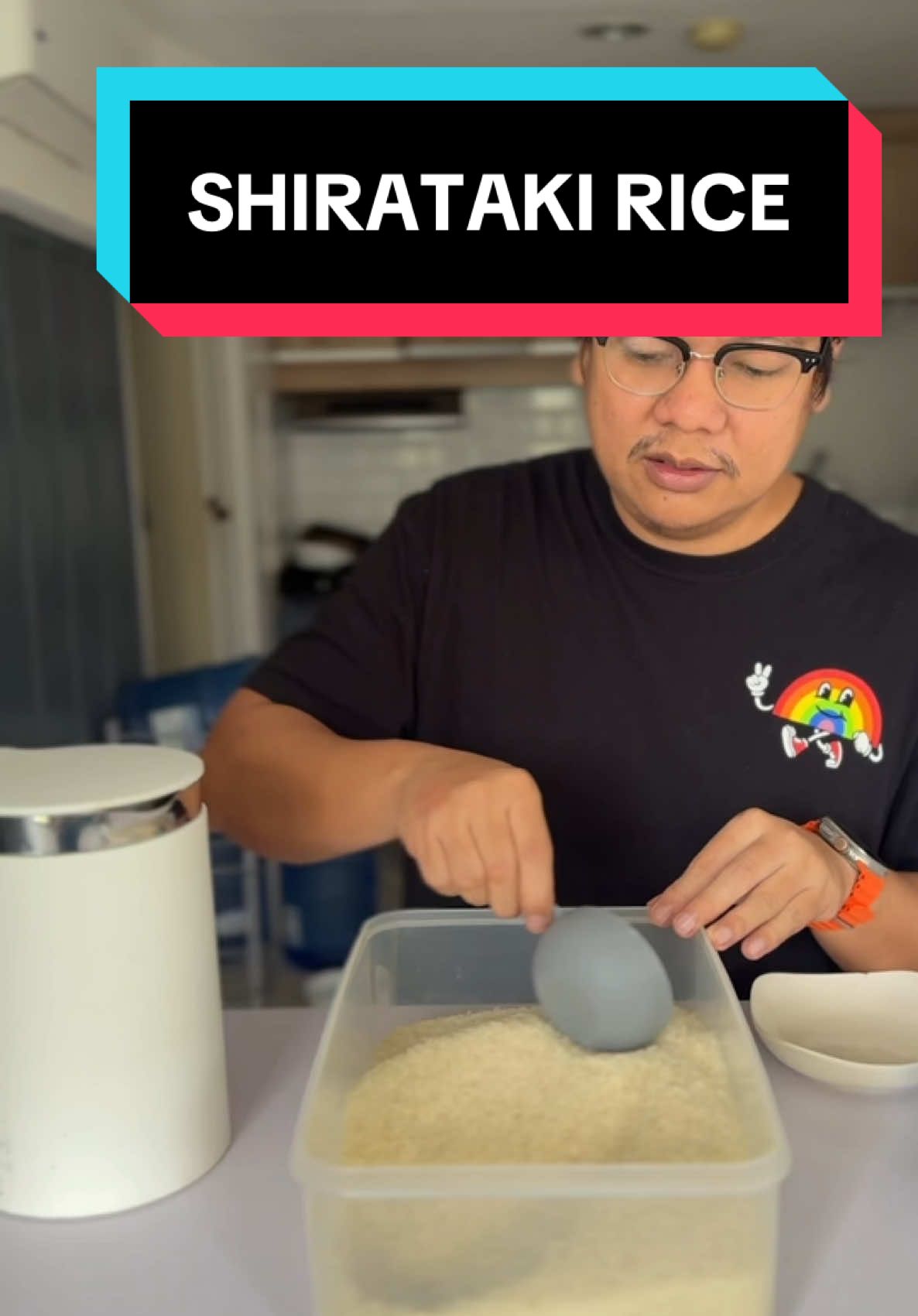 Alam mo ba na ang Shirataki Rice ay gawa sa kojnac plant? Kaya pala ang taas ng fiber content nito at low in carbohydrates. No need na ring isaing ang Shirataki rice dahil mainit na tubig lang ang need dito.